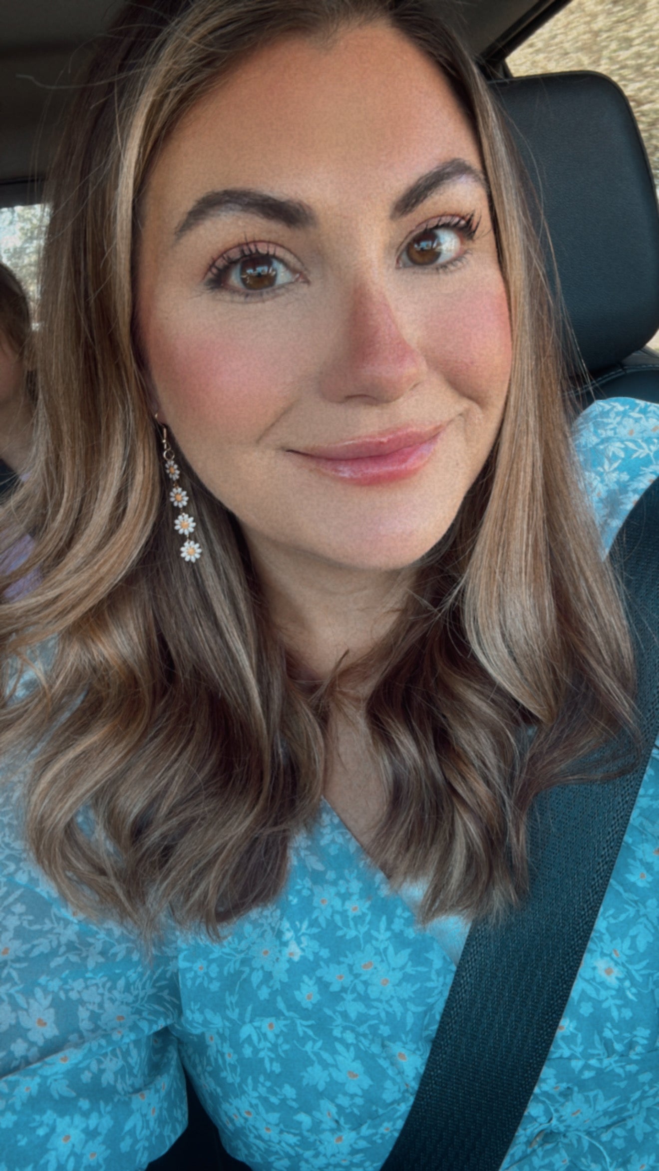 Beautiful Gold Daisy Earrings