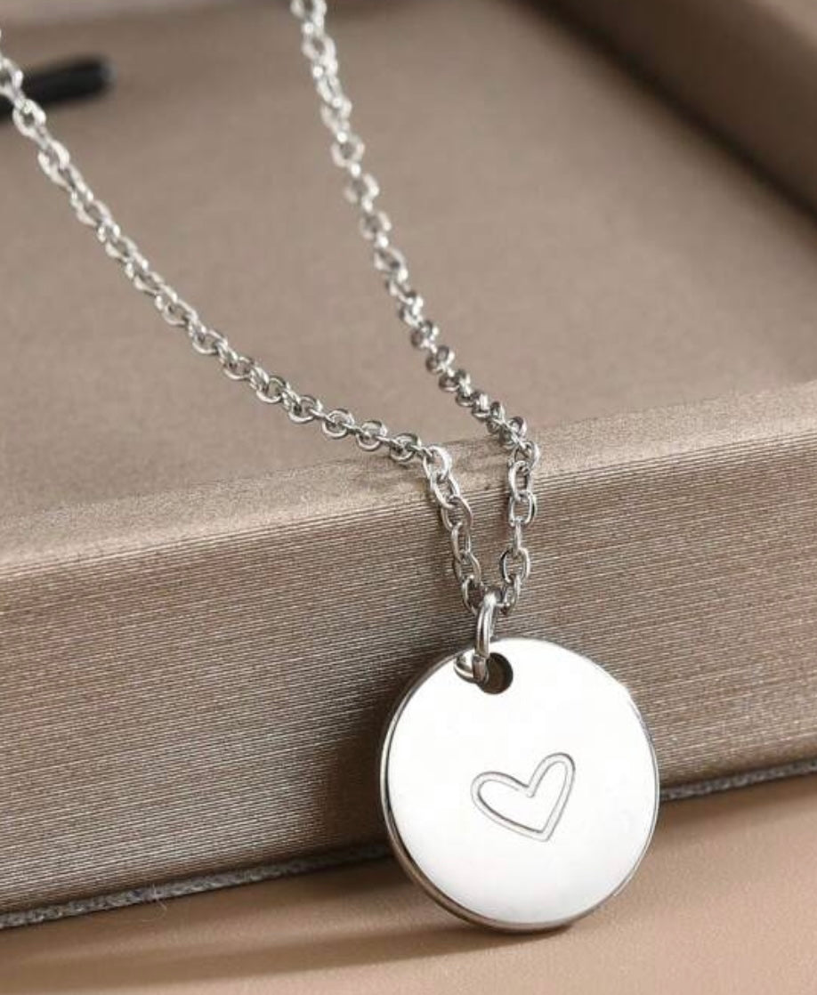 Beautiful Dainty Heart Necklace - Gold or Silver