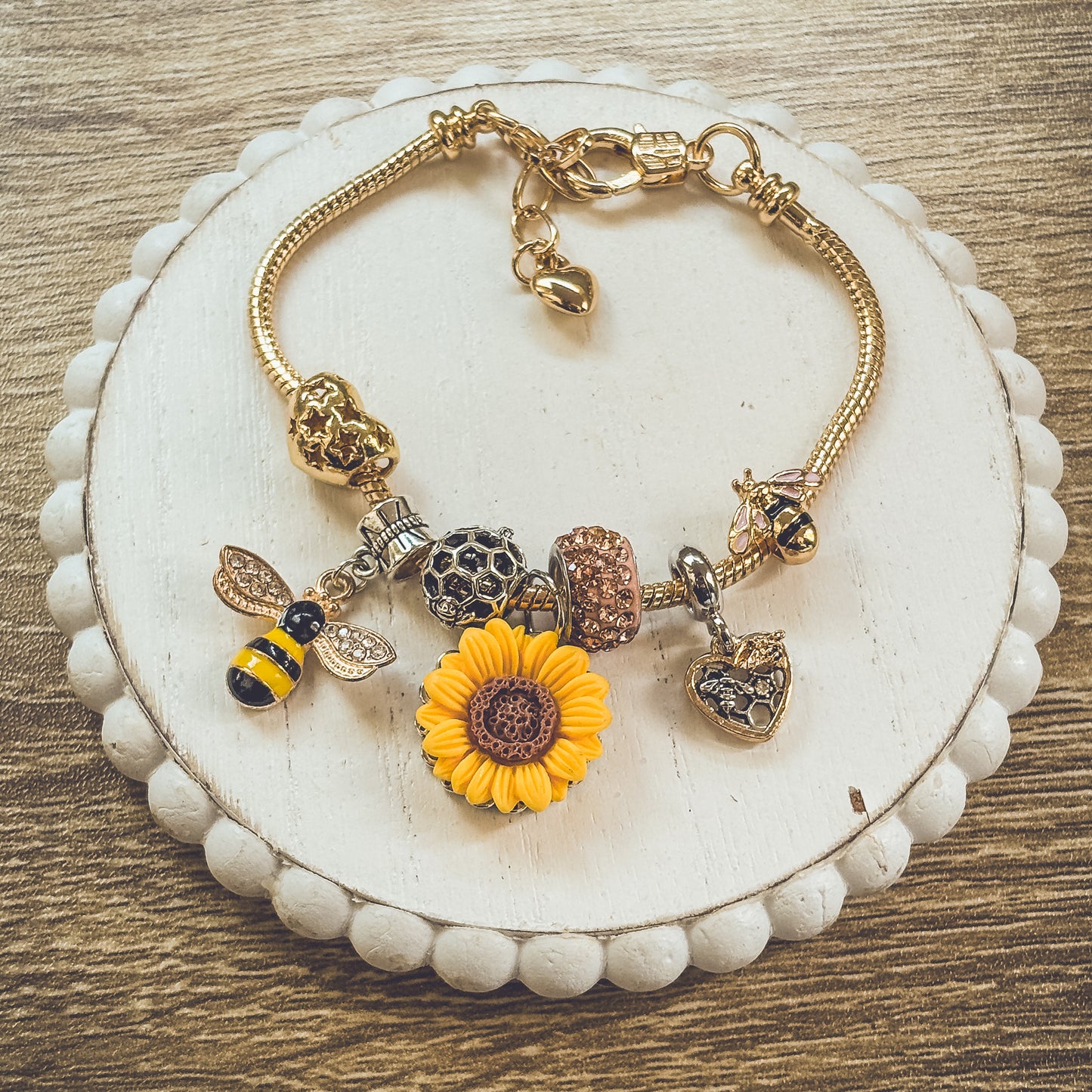 Beautiful Bee Charm Bracelet