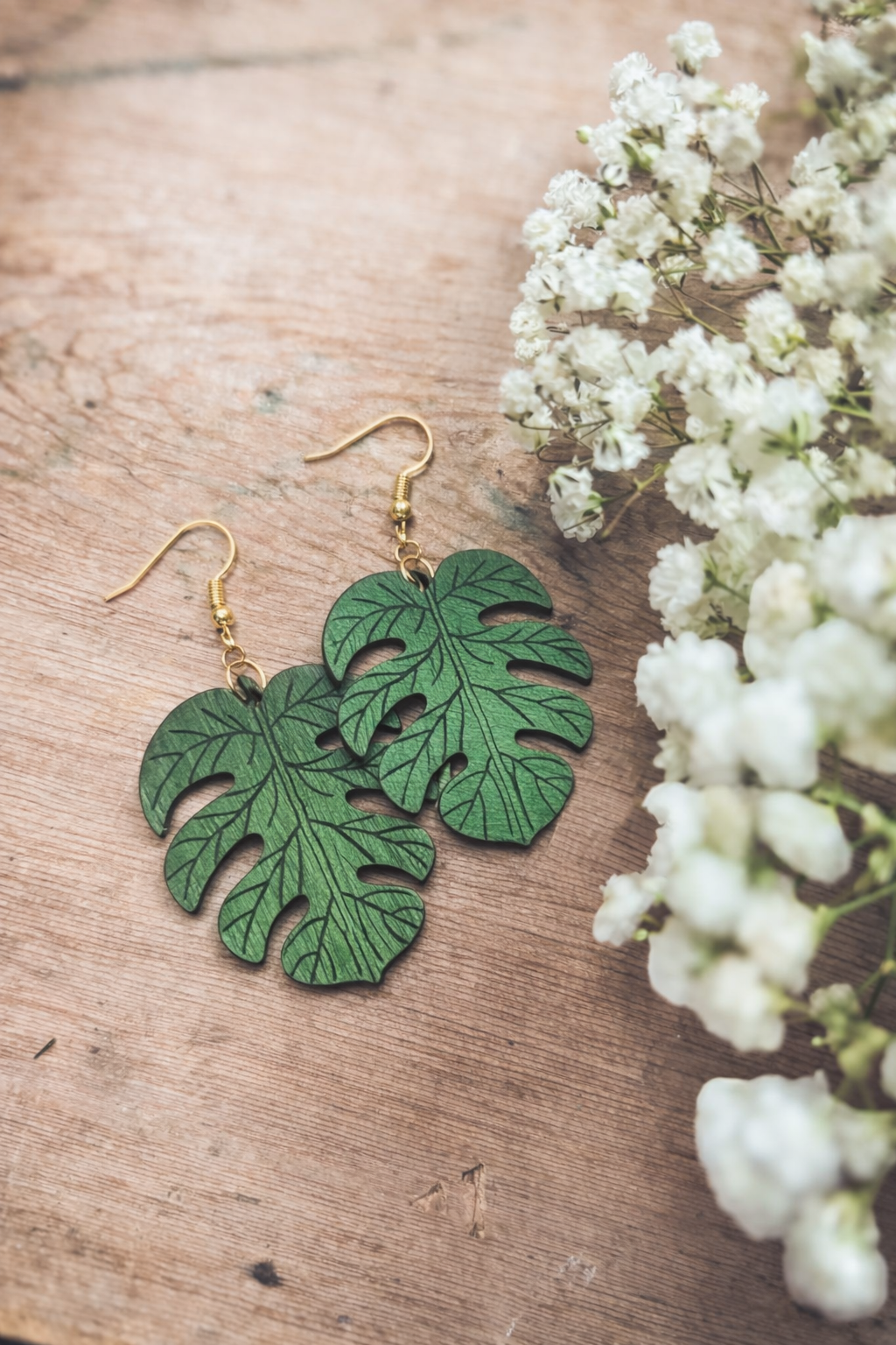 Beautiful Green Wood Leaf Earrings