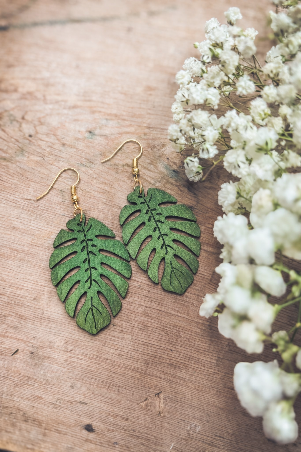 Beautiful Green Wood Leaf Earrings