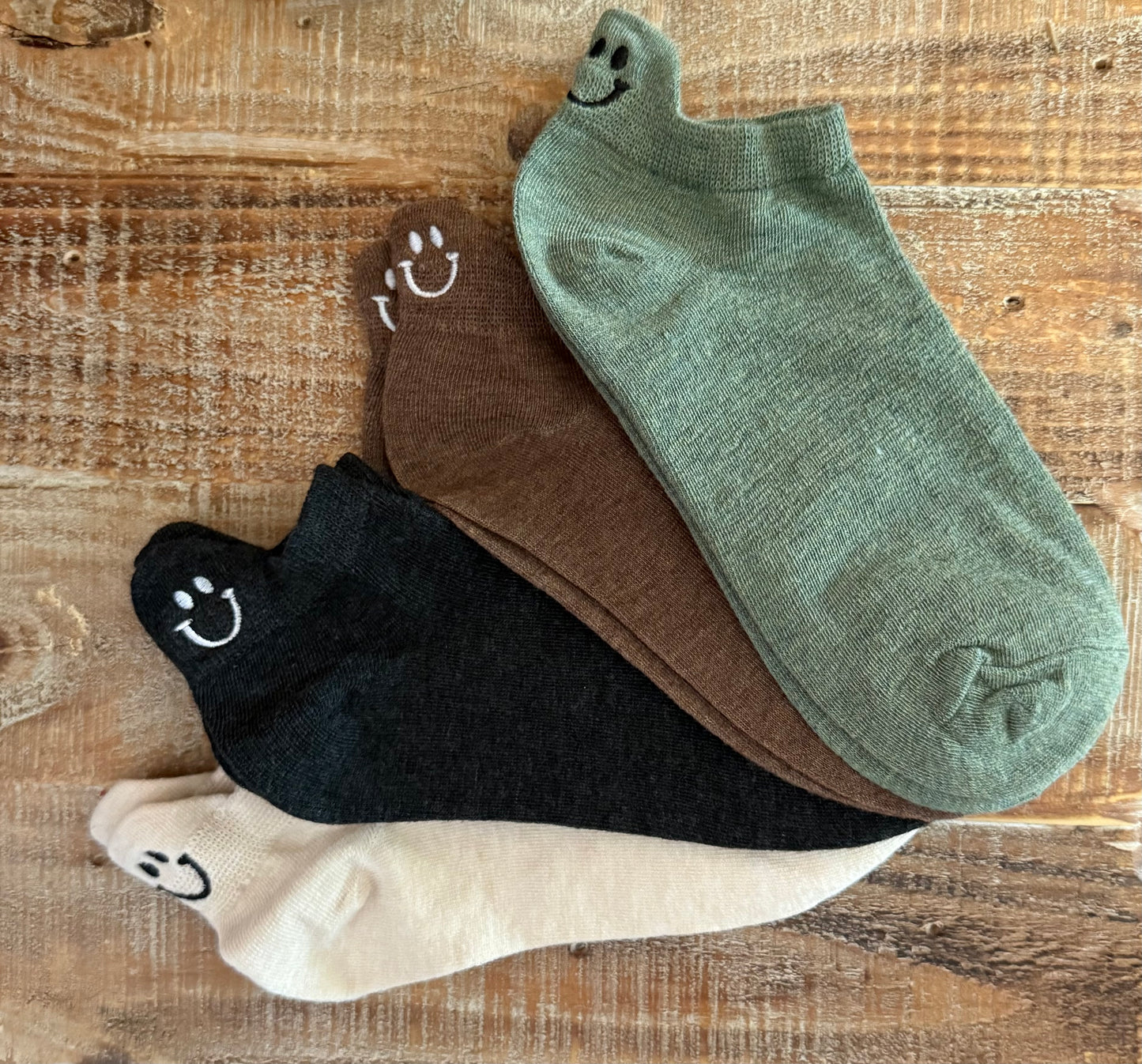 Adorable 4 Pair Smiley Socks